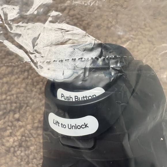 Owala Freesip 40 oz Insulated Water Bottle black/black - Picture 6 of 6